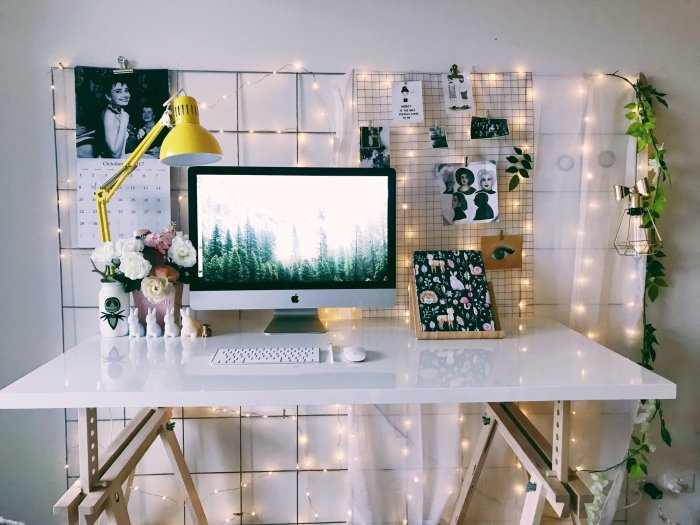 How to decorate an office in the house